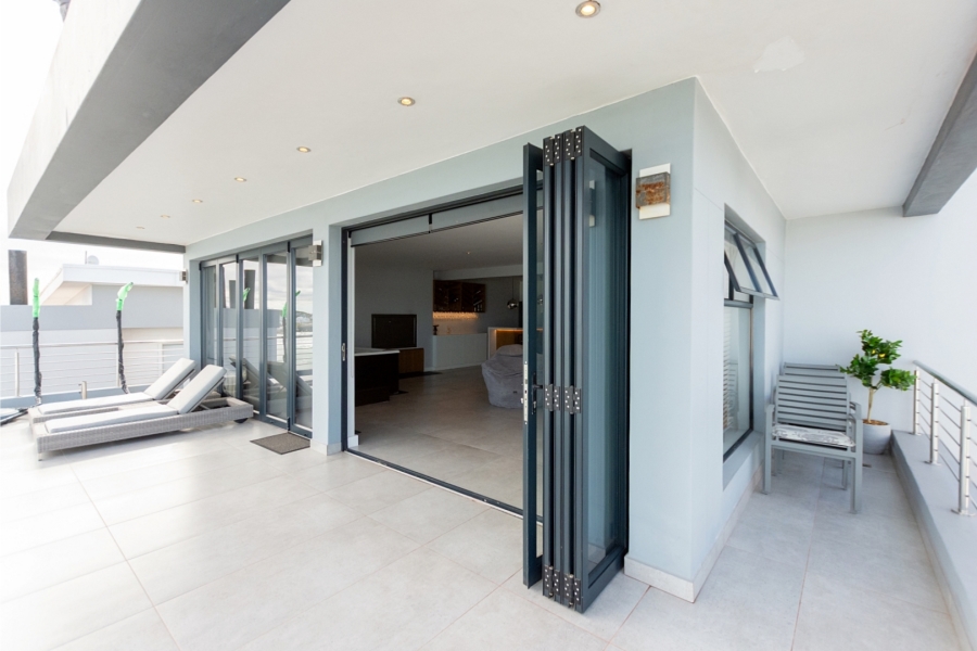 7 Bedroom Property for Sale in Calypso Beach Western Cape